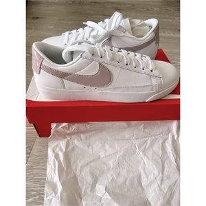 NIKE BLAZER LOW